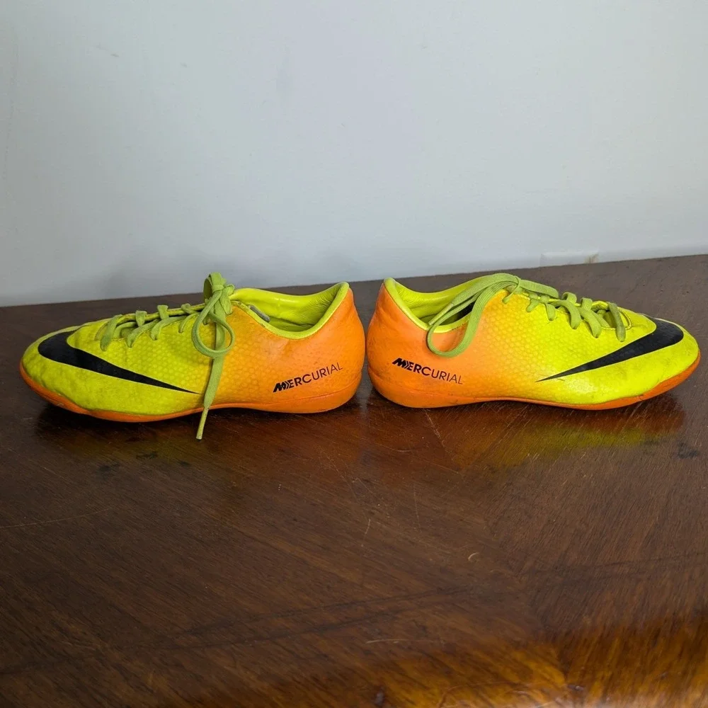 Nike Boy's‎ 2 Yellow Orange Ombre Lace up Athletic Running Shoes - Picture 4 of 7